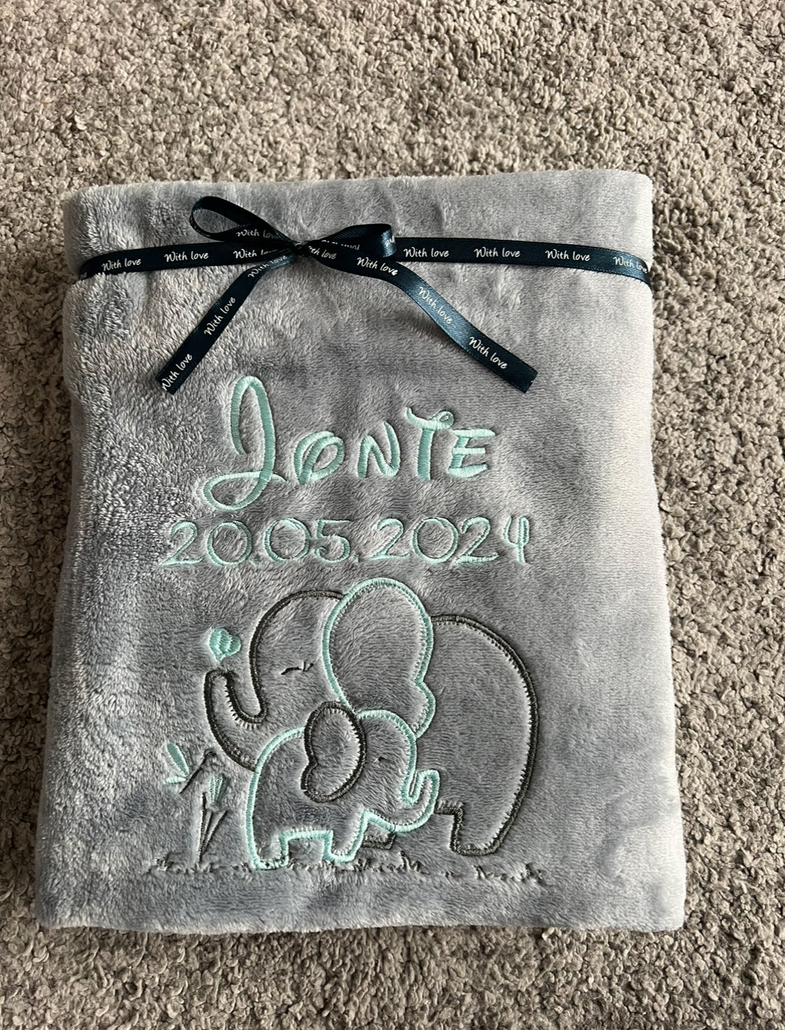 Babydecke Elefantenmama mit Kind personalisierbar mit Namen, Datum, Gewicht, Uhrzeit und Größe