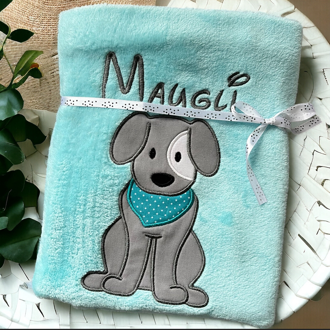 Babydecke kleiner Hund Maugli personalisierbar mit Namen, Datum, Gewicht, Uhrzeit und Größe