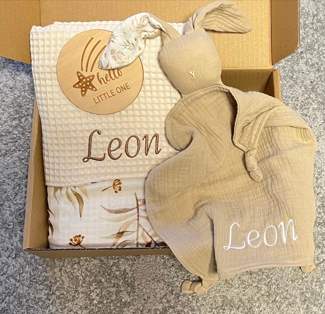Newborn Set kleiner Hase Sammy cremefarben- M- 3teilig