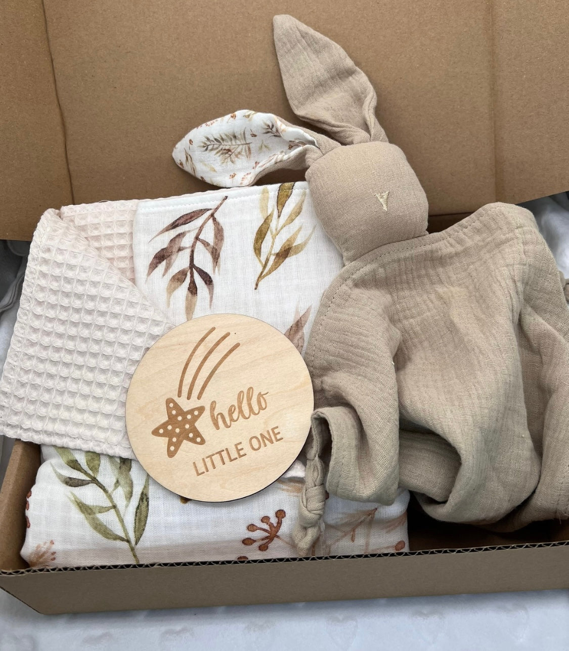 Newborn Set kleiner Hase Sammy cremefarben- M- 3teilig