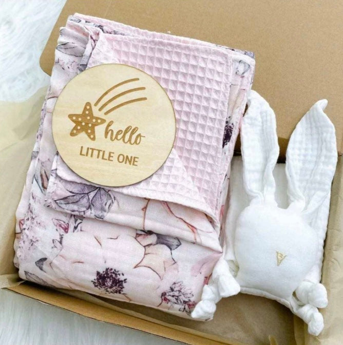 Newborn Set kleiner Hase Sammy  fliederfarben- M- 3teilig