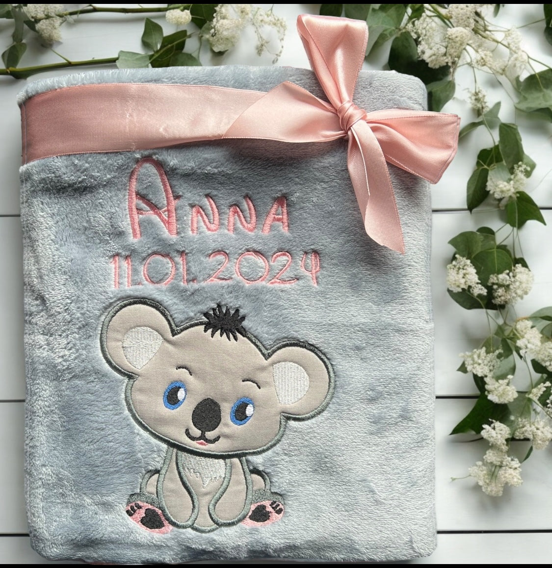 Babydecke kleiner Koala Ferdinand personalisierbar mit Namen, Datum, Gewicht, Uhrzeit und Größe