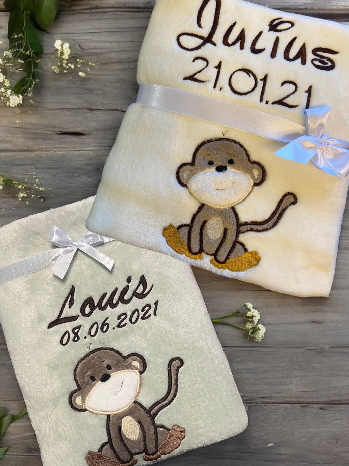 Babydecke kleines Äffchen Muri personalisierbar mit Namen, Datum, Gewicht, Uhrzeit und Größe
