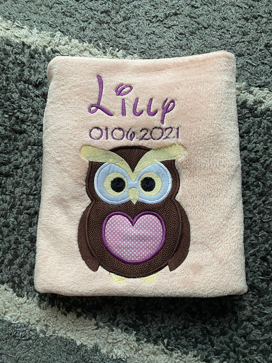 Babydecke kleine Eule Frieda personalisierbar mit Namen, Datum, Gewicht, Uhrzeit und Größe