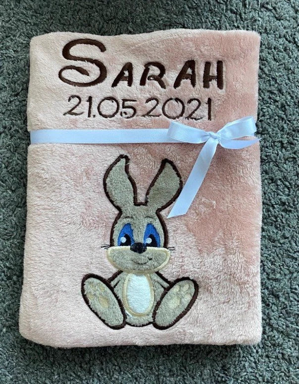 Babydecke kleiner Hase Hoppel personalisierbar mit Namen, Datum, Gewicht, Uhrzeit und Größe